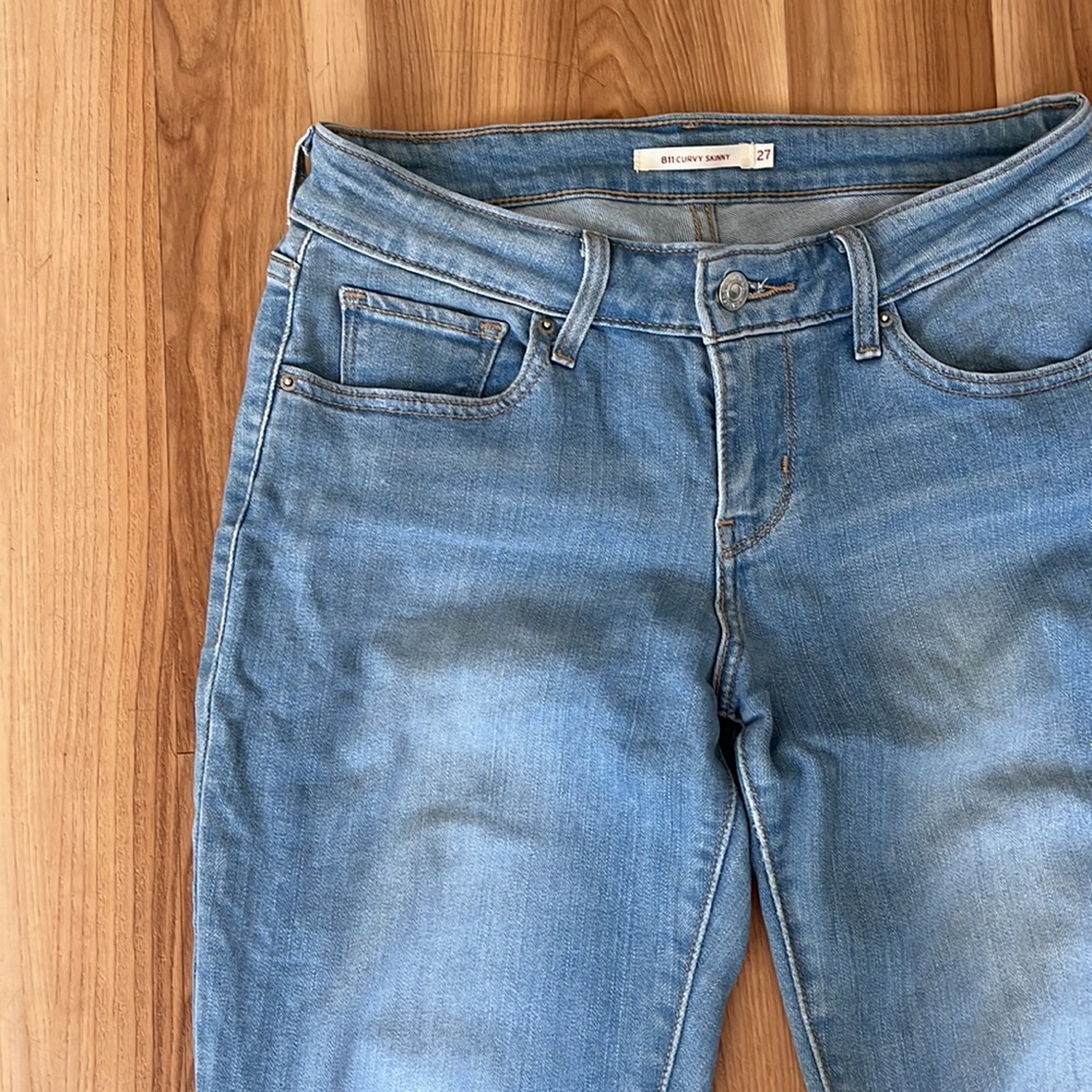 Levis 811 Curvy Skinny jeans